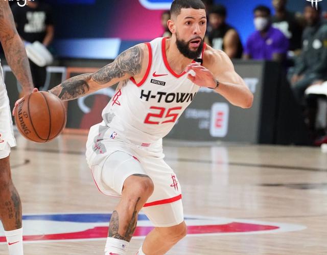 掘金末节爆发约基奇独揽三双（掘金末节发力，约基奇豪揽三双）