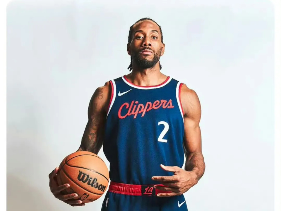 吉尔摩社媒晒照：手术成功，康复之路开始（吉尔摩在社媒晒照：手术顺利，开启康复之旅）