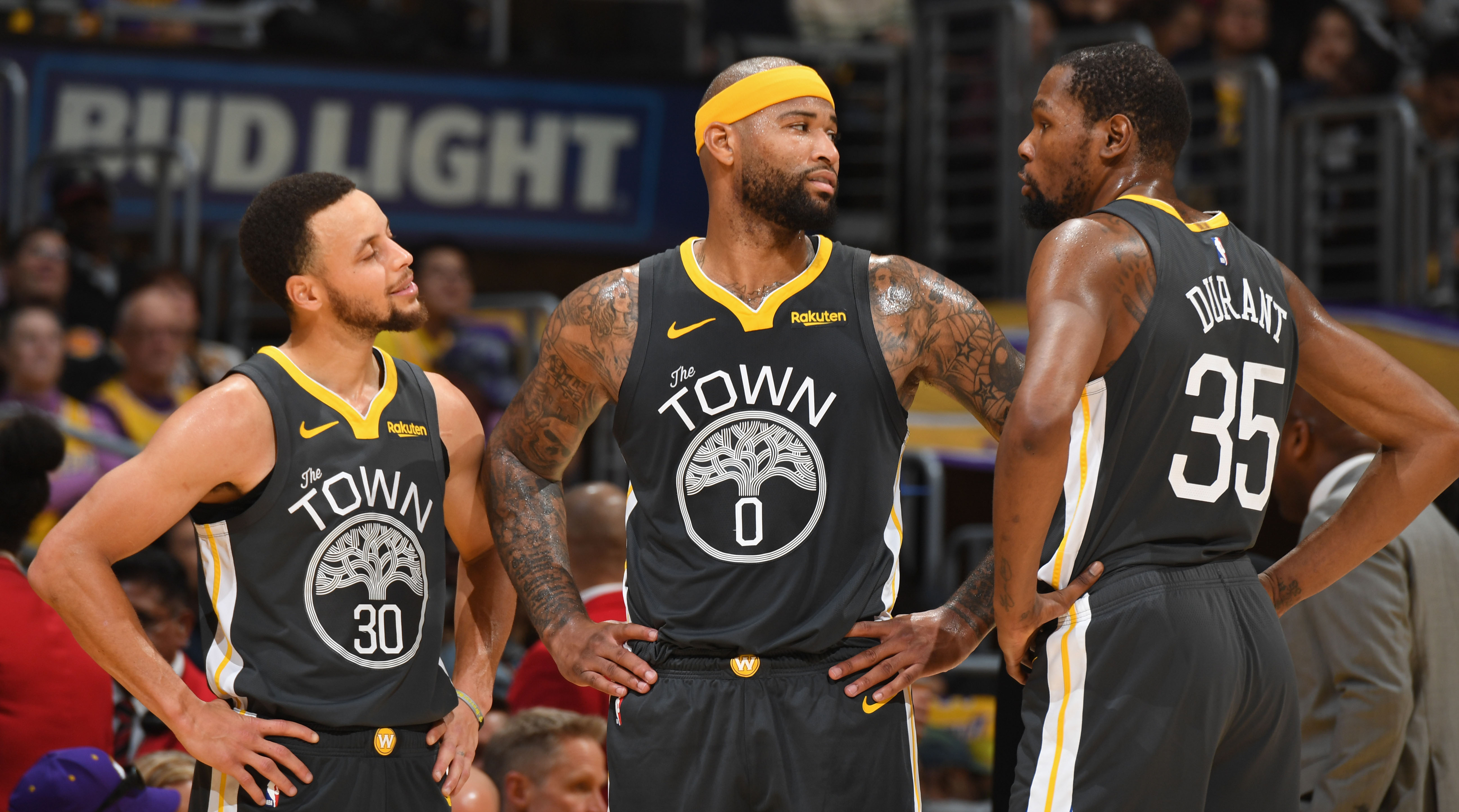 略占下风！惠灵顿凤凰近4次与阿德莱德联交手1胜1平2负（不占优势！惠灵顿凤凰近4次对阵阿德莱德联1胜1平2负）